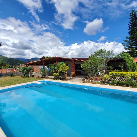 Casa Blanca Hortencia Sucua Exterior photo