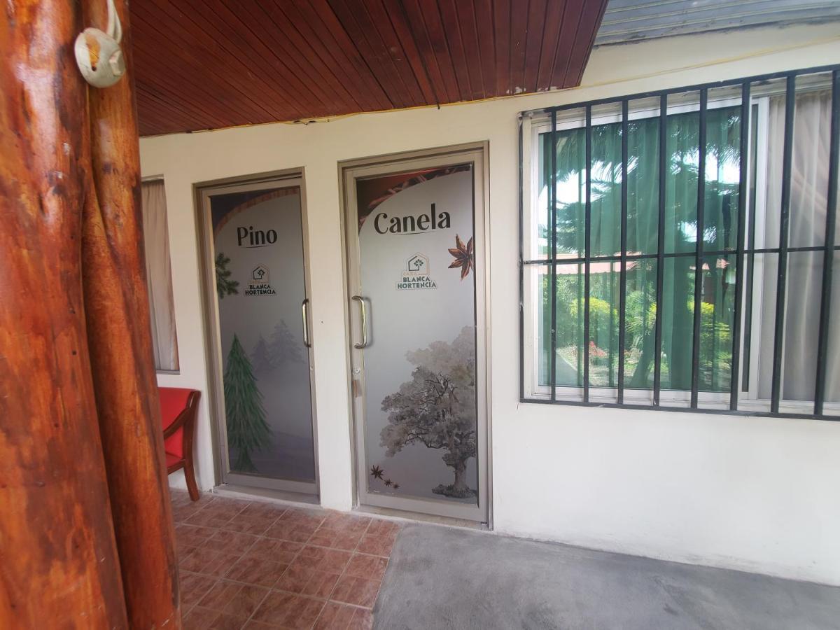 Casa Blanca Hortencia Sucua Exterior photo